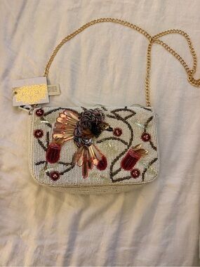 Hummingbird Embellished White Beaded Crossbody Bag with Floral Sequin Accent